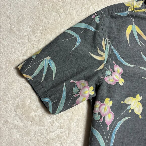 Vissla Mens Button Down Shirt Size X-Large Grey Floral Vacation Resortwear - Picture 15 of 15